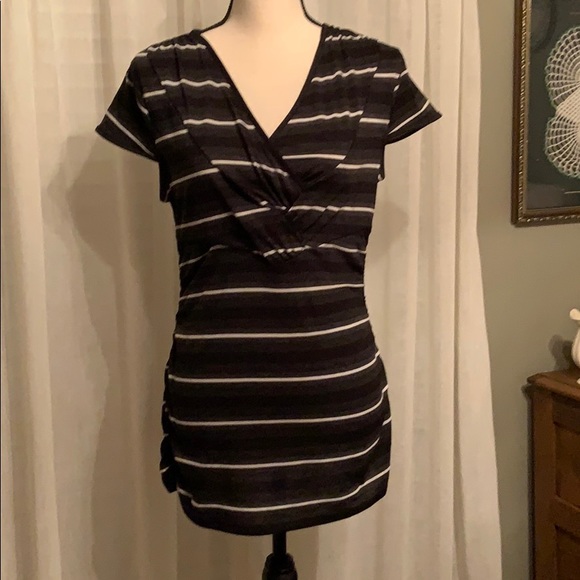 nine west jeans Tops - Nine West Jeans (brand) top in black and white nine west jeans Tops - Nine West Jeans (brand) top in black and white